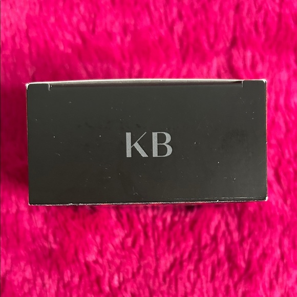 Translucent Loose Setting Powder - Black - Picture 3 of 3